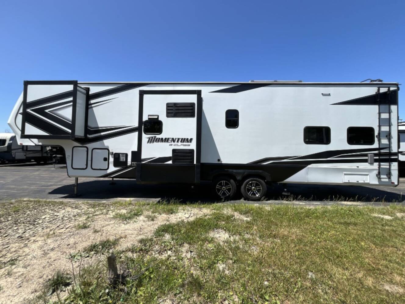 A photo of this 2023 Grand Design Momentum G-Class 350G