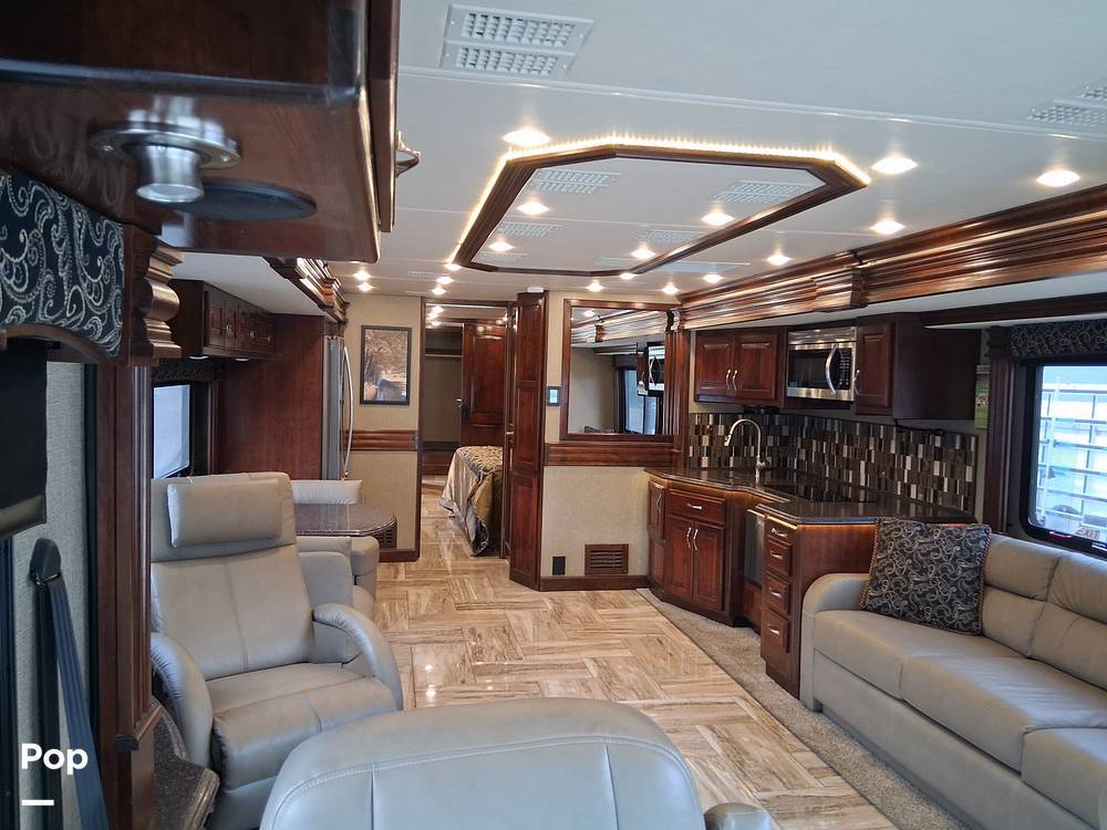 2018 Fleetwood Discovery LXE 44H in waterford MI
