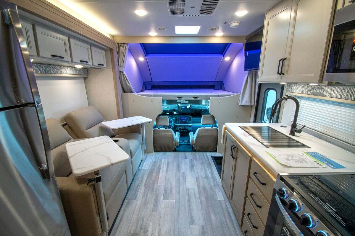 2027 Thor Motor Coach Omni Trail Z30 in alvarado TX