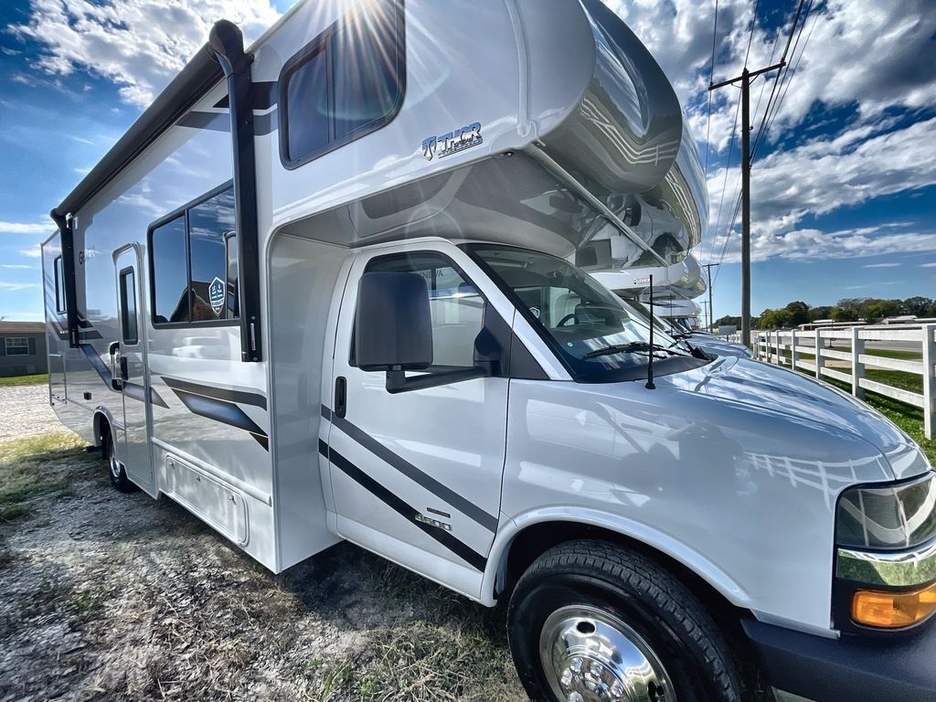 2026 Thor Motor Coach Geneva 28VZ Chevy in gassville AR