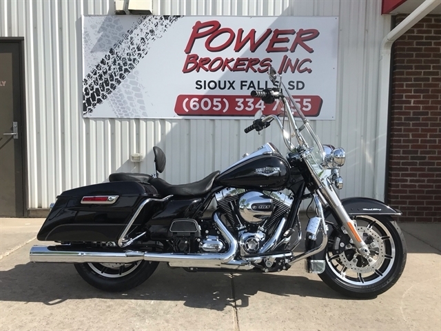 2016 Harley Davidson FLHR ROAD KING CUSTOM CUSTOM in Sioux Falls, SD