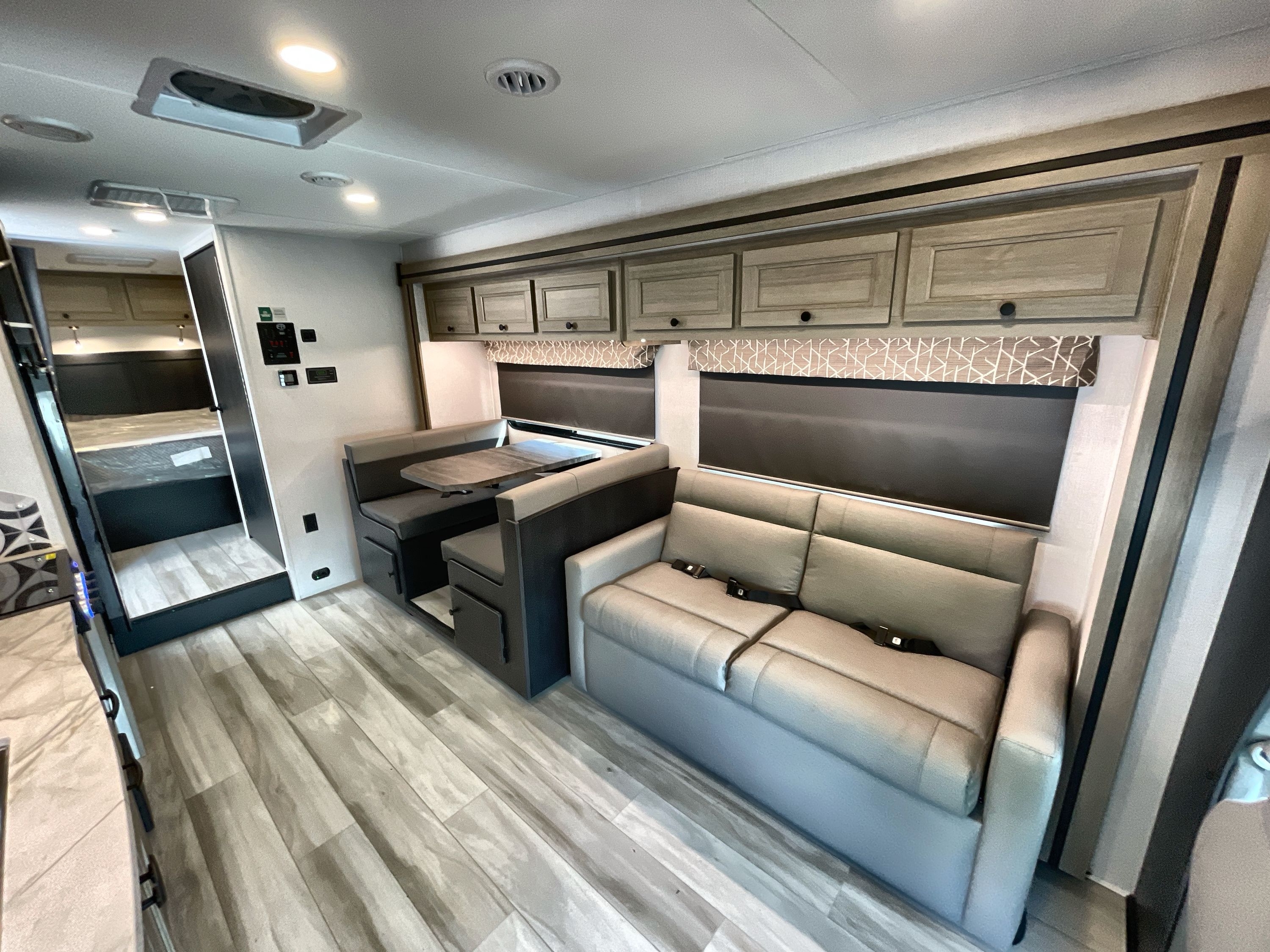 2026 Forest River SUNSEEKER LE 2850SF 2850SLE in west boylston MA