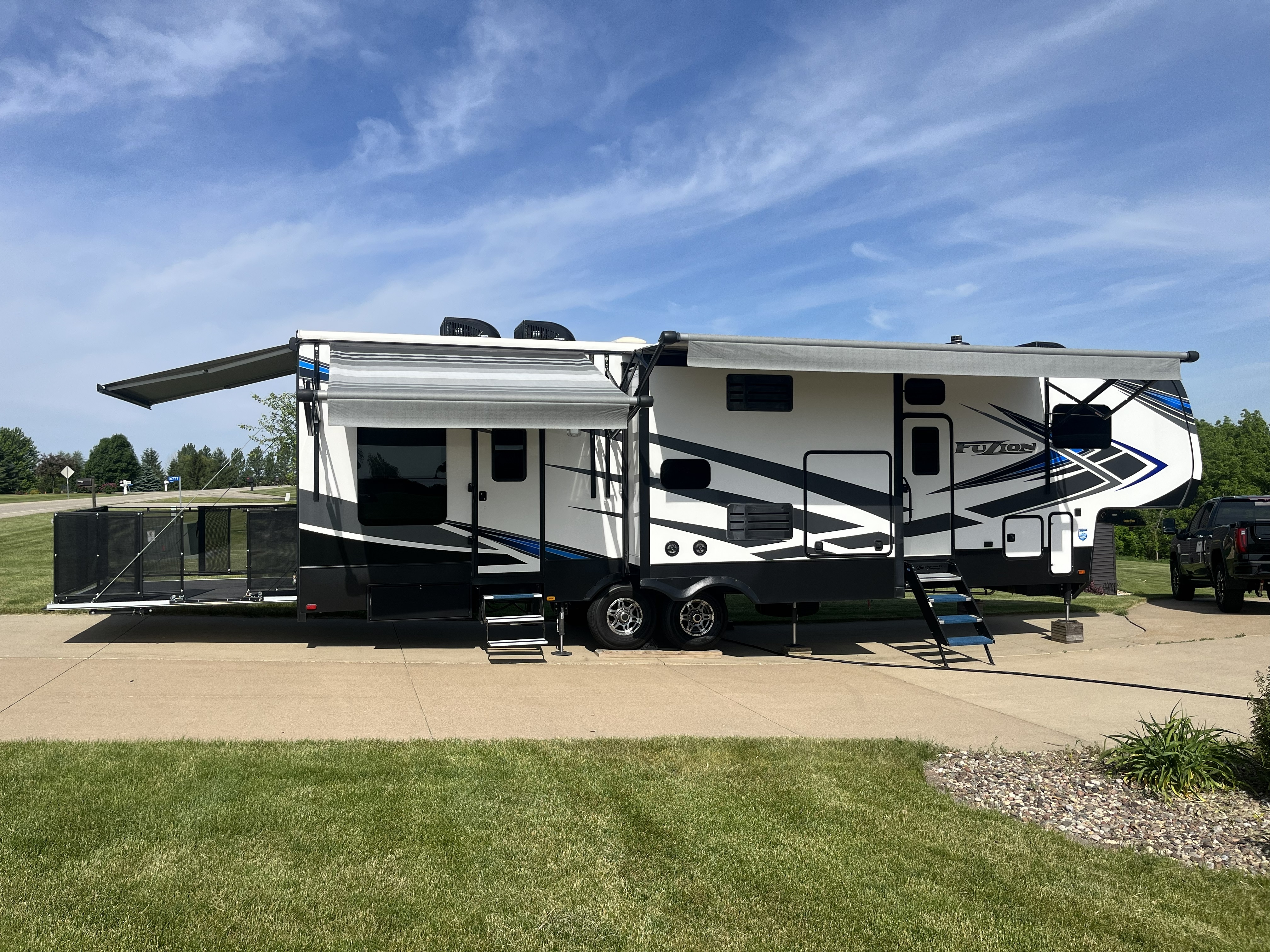 2021 Keystone FUZION 379 RV