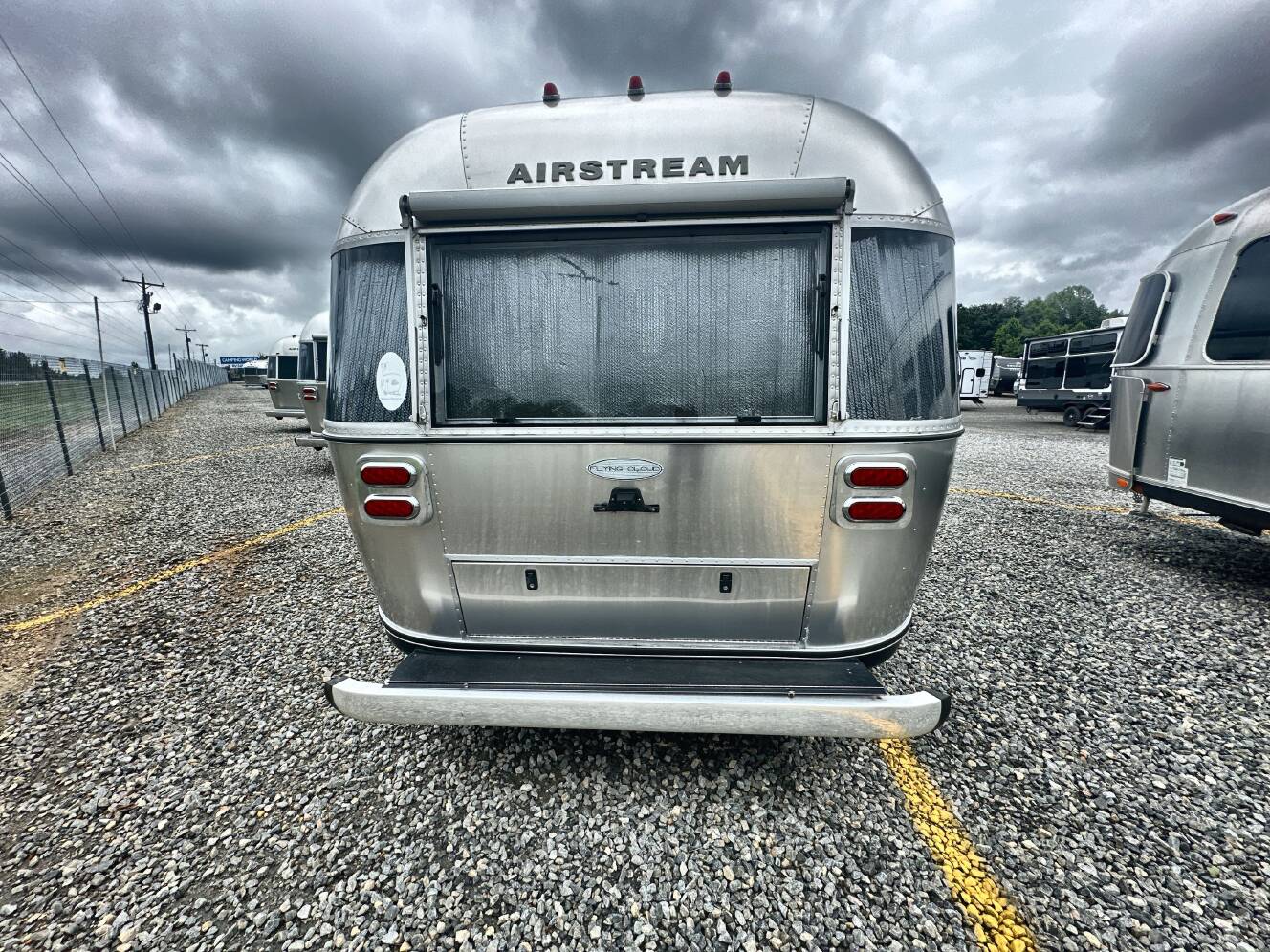 A photo of this 2017 Airstream FLYING CLOUD 30
