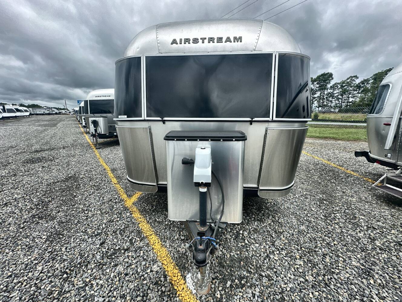 A photo of this 2017 Airstream FLYING CLOUD 30