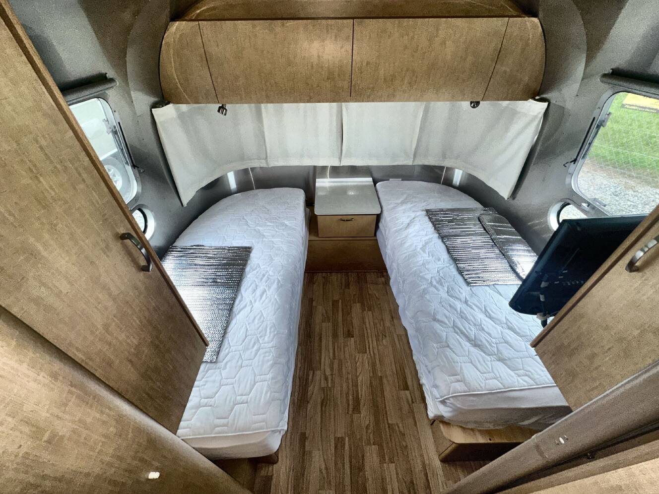 A photo of this 2017 Airstream FLYING CLOUD 30