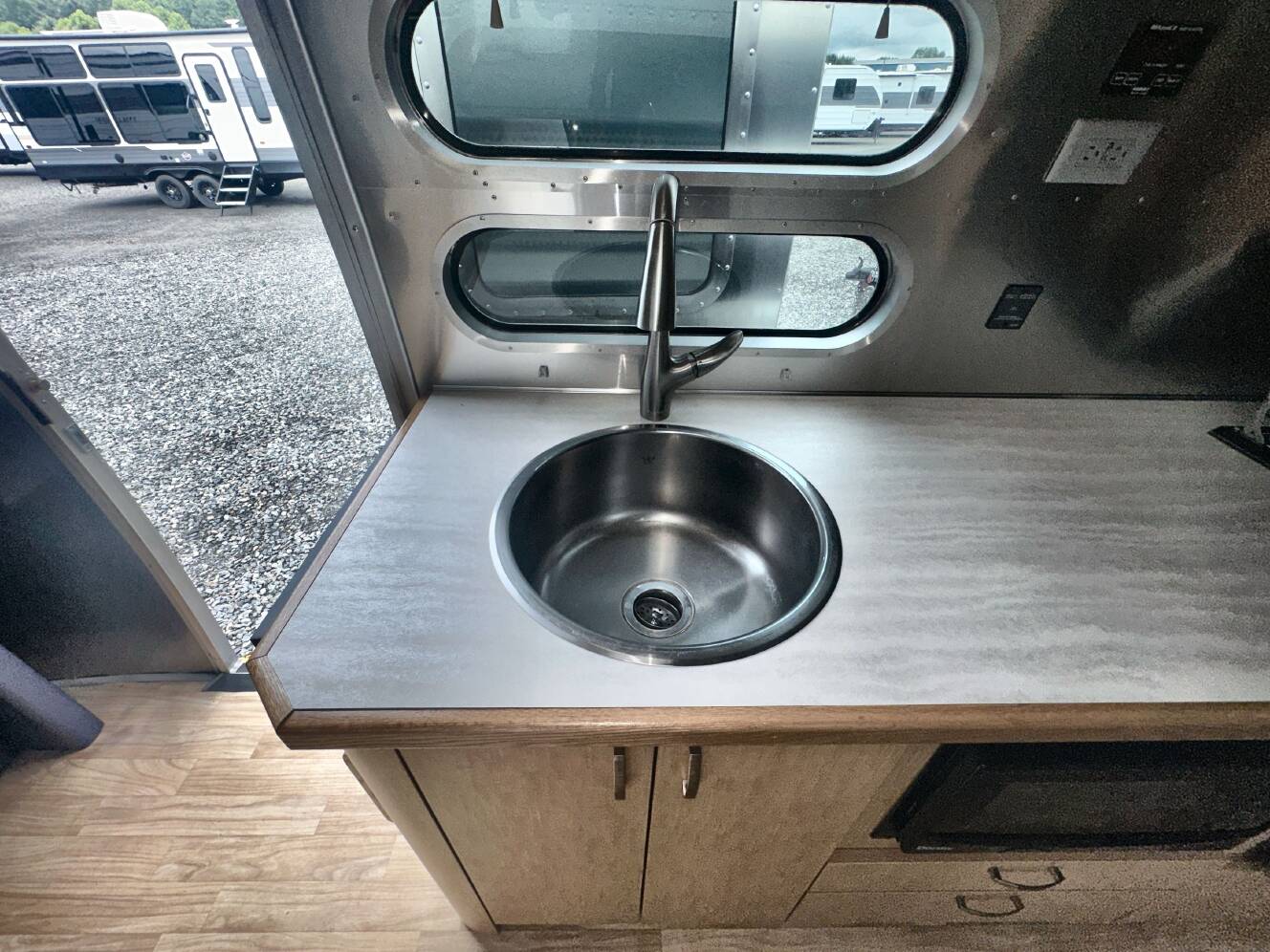 A photo of this 2017 Airstream FLYING CLOUD 30