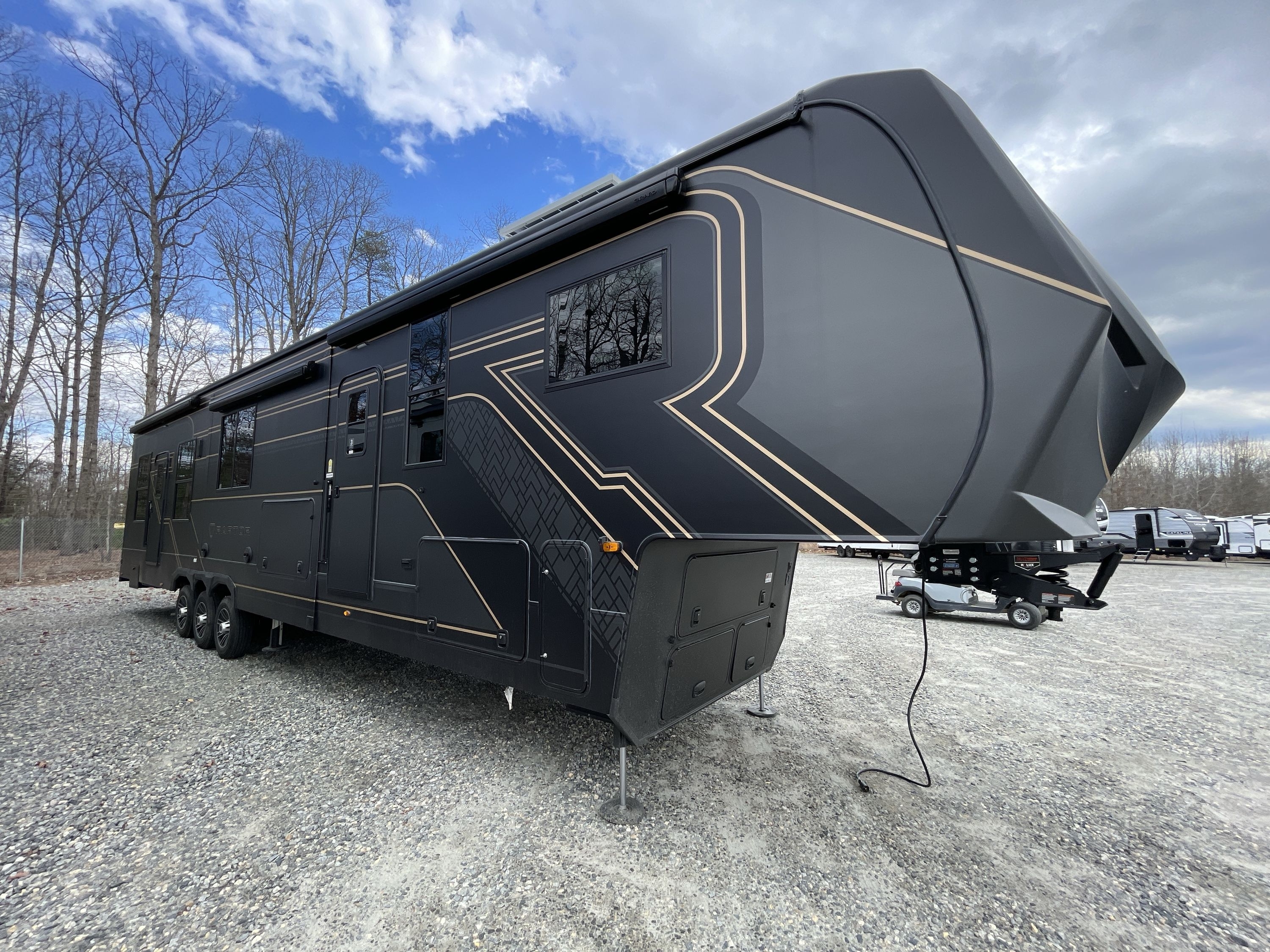 2026 Keystone RAPTOR 441HB in thornburg VA