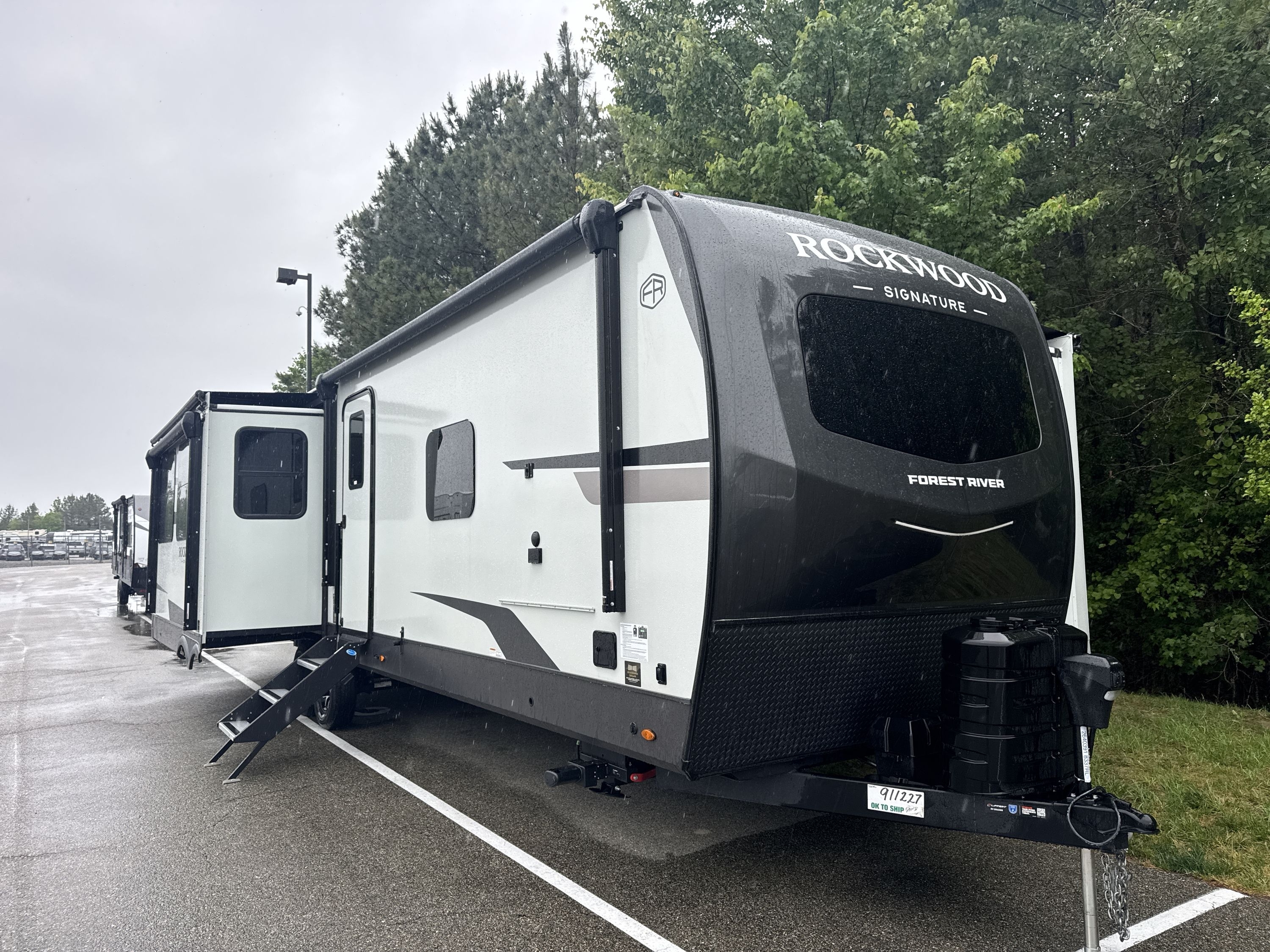 2026 Forest River ROCKWOOD SIGNATURE 8337RL in ashland VA