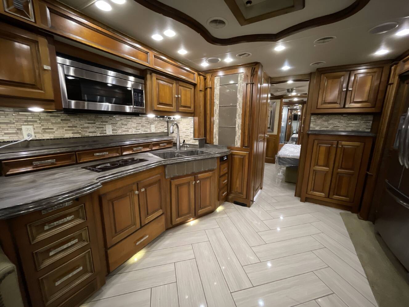 A photo of this 2014 Tiffin ALLEGRO BUS 40QBP