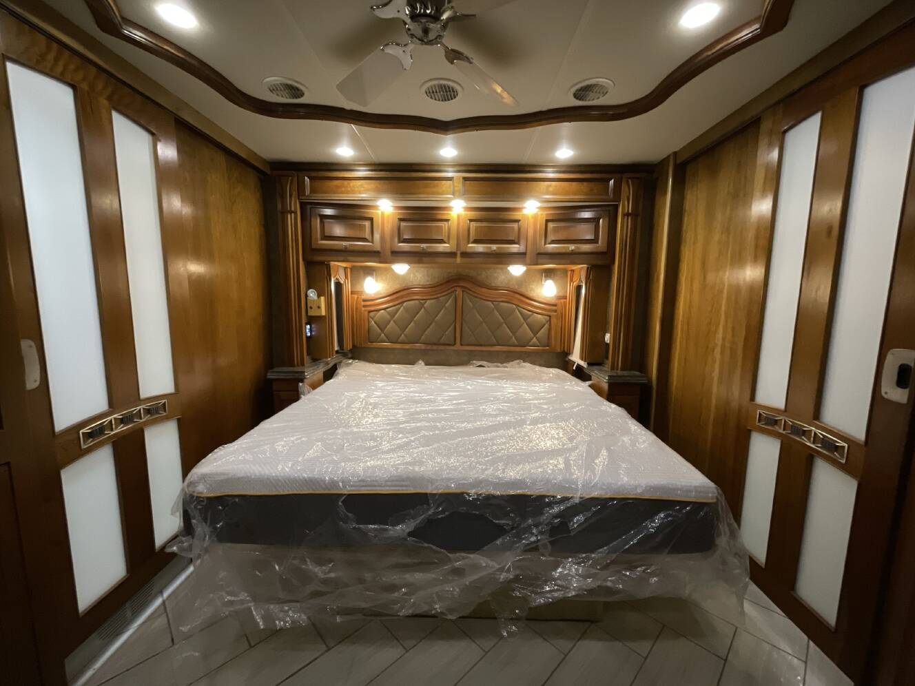 A photo of this 2014 Tiffin ALLEGRO BUS 40QBP