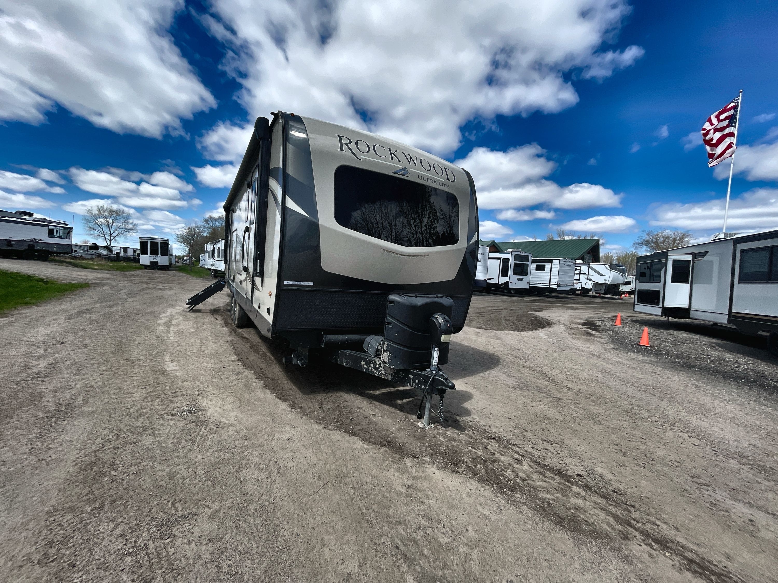 2021 Forest River ROCKWOOD ULTRA LITE 2614BS RV