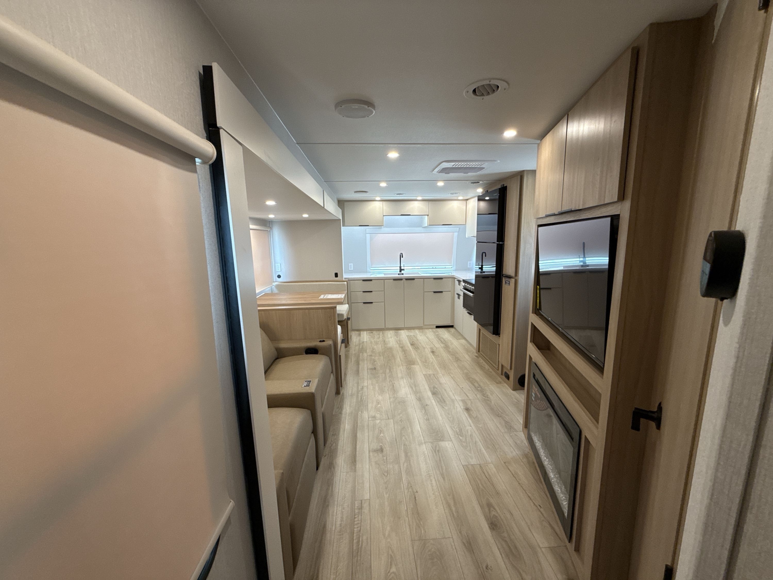 2026 Winnebago THRIVE 26FKD in albuquerque NM