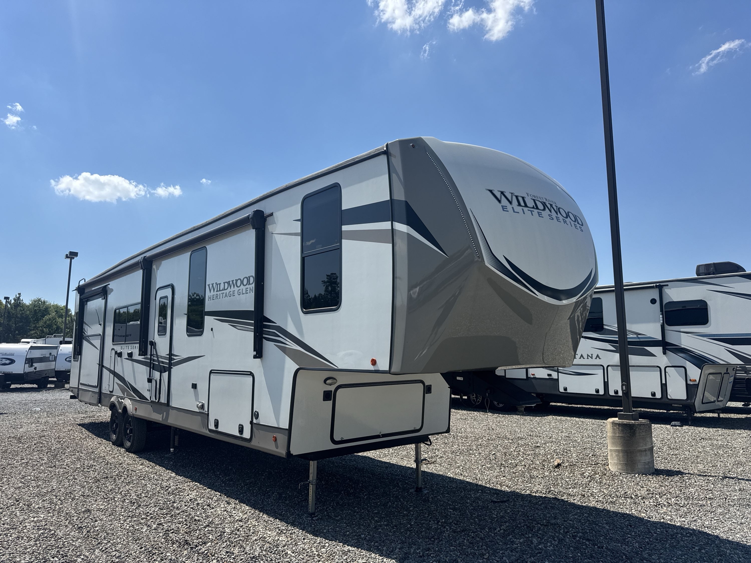 2023 Forest River WILDWOOD HERITAGE GLEN 35RE in ashland VA