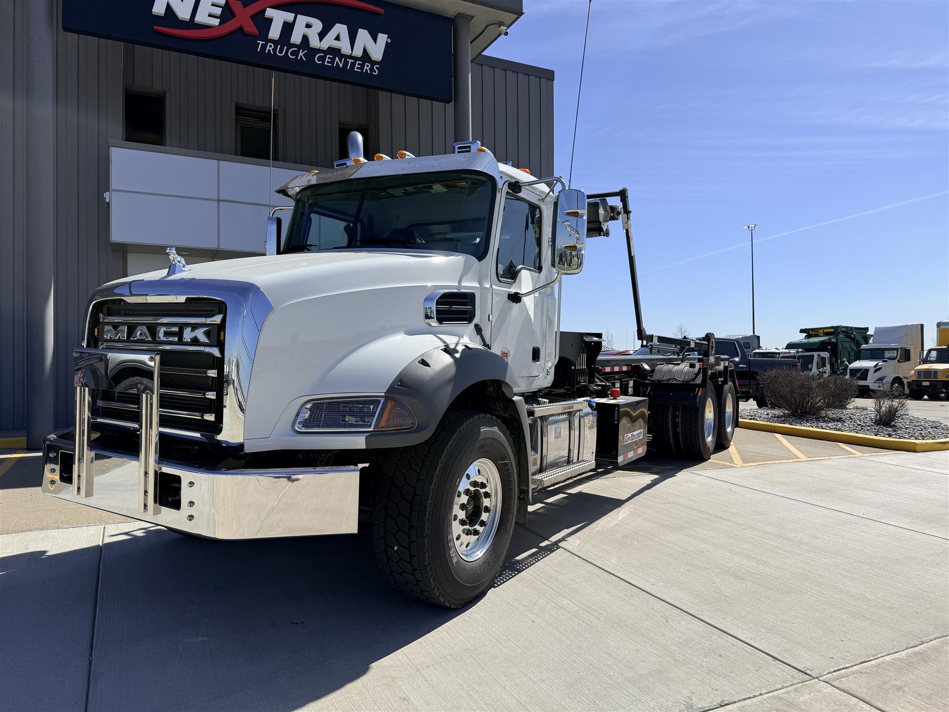 2026 Mack GRANITE 64B ROLL-OFF in Kansas City, MO