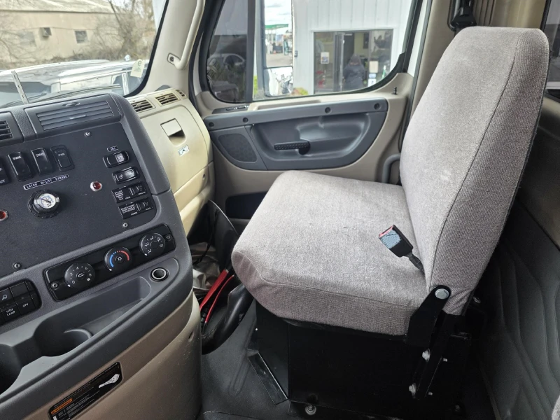 2013 FREIGHTLINER CASCADIA 113