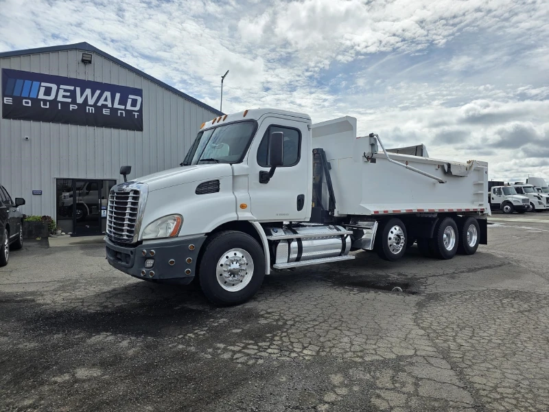 2013 FREIGHTLINER CASCADIA 113