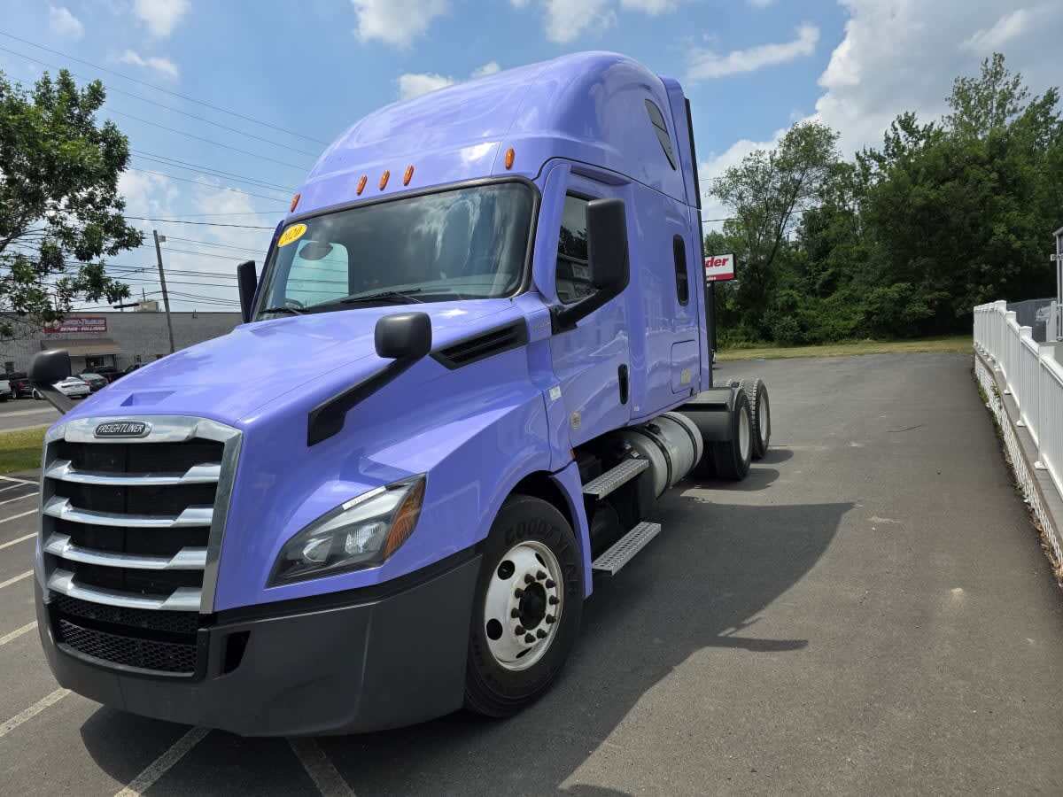 2020 FREIGHTLINER CASCADIA 126 in Bensalem, PA