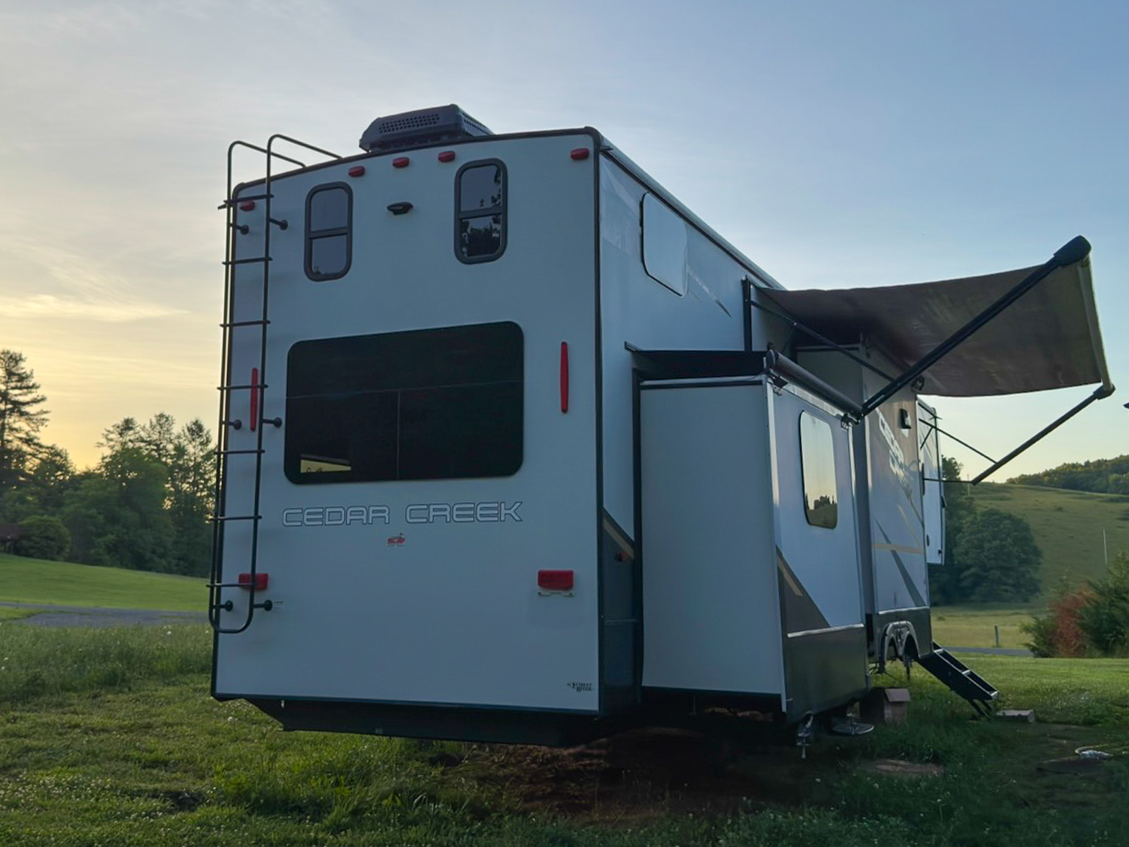 2021 Forest River CEDAR CREEK 355LF RV