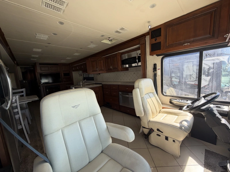 2012 Freightliner Providence 42P XCM Chassis