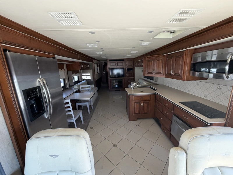 2012 Freightliner Providence 42P XCM Chassis