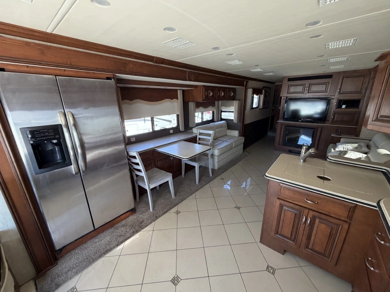 2012 Freightliner Providence 42P XCM Chassis