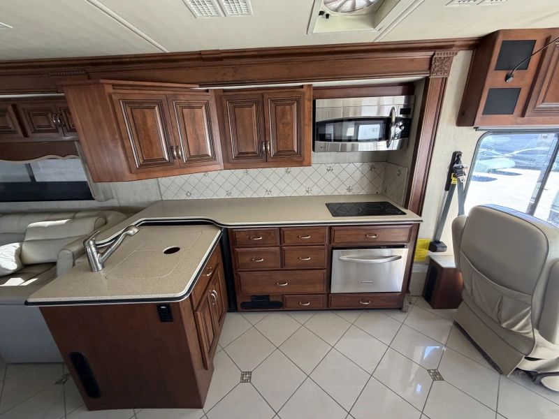 2012 Freightliner Providence 42P XCM Chassis