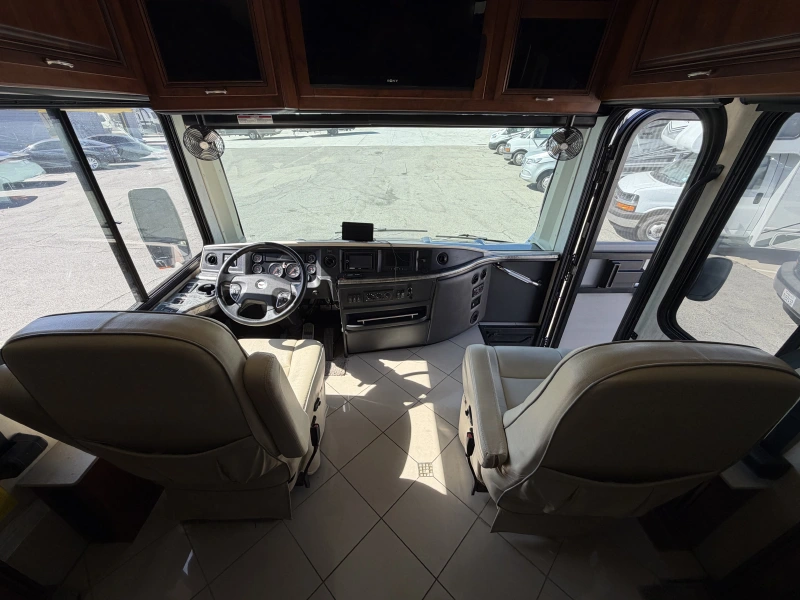 2012 Freightliner Providence 42P XCM Chassis