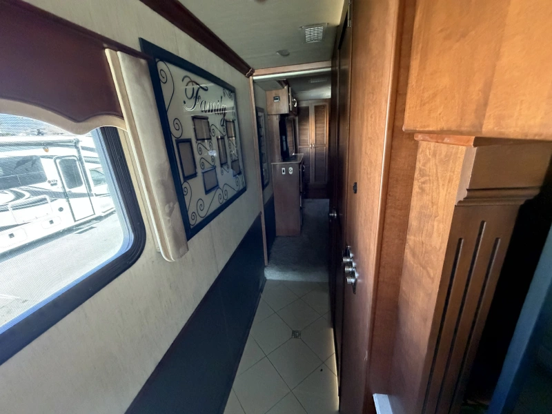 2012 Freightliner Providence 42P XCM Chassis