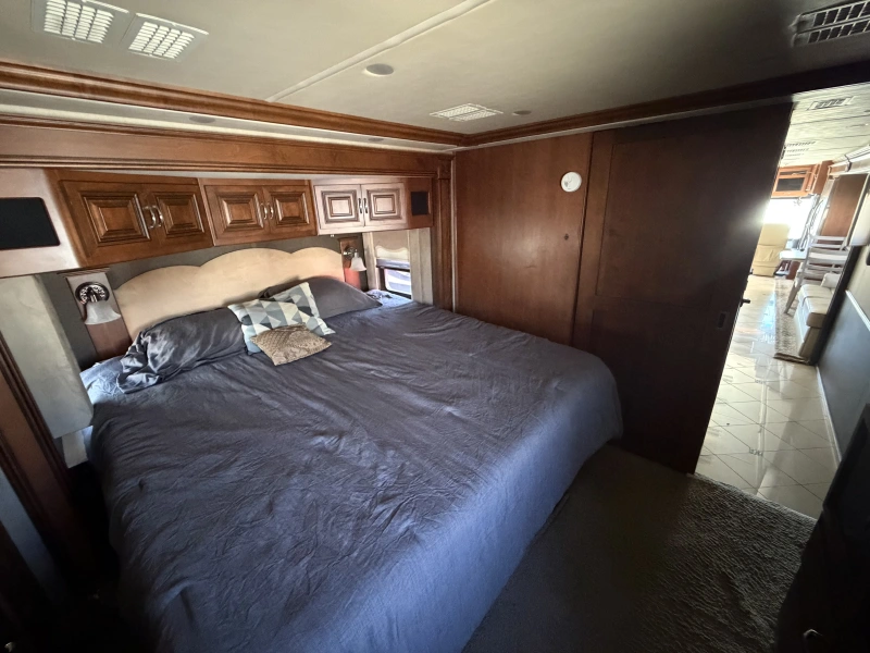 2012 Freightliner Providence 42P XCM Chassis