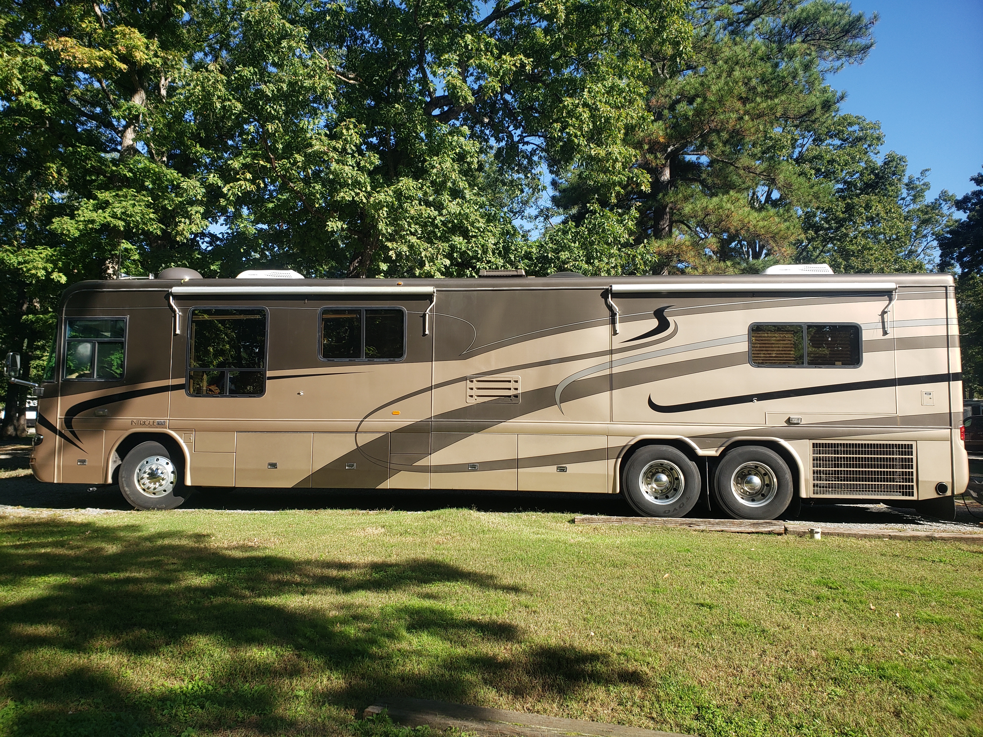 2003 Country Coach INTRIGUE OVATION RV