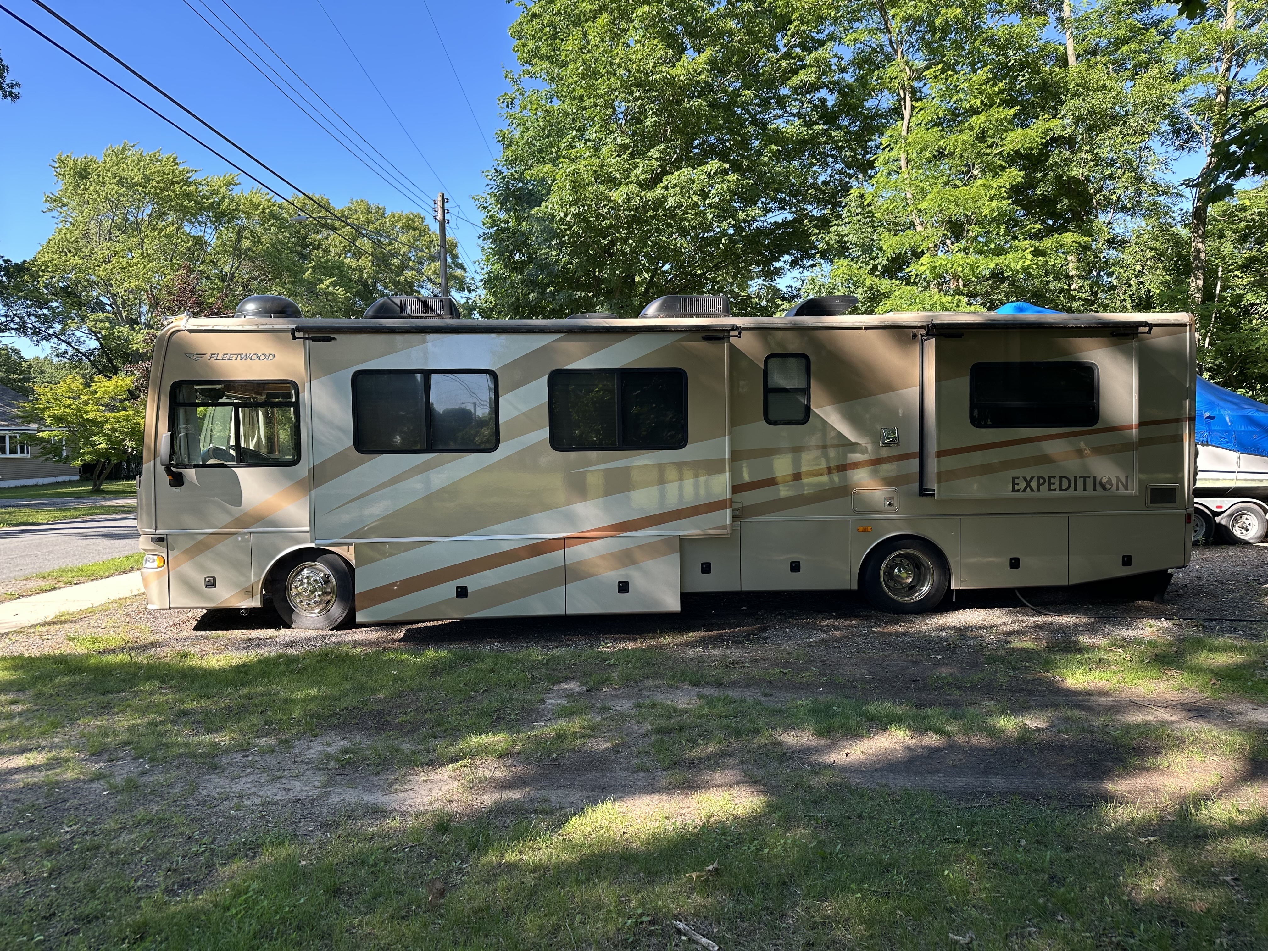 2006 Fleetwood EXPEDITION 38L in montague MI