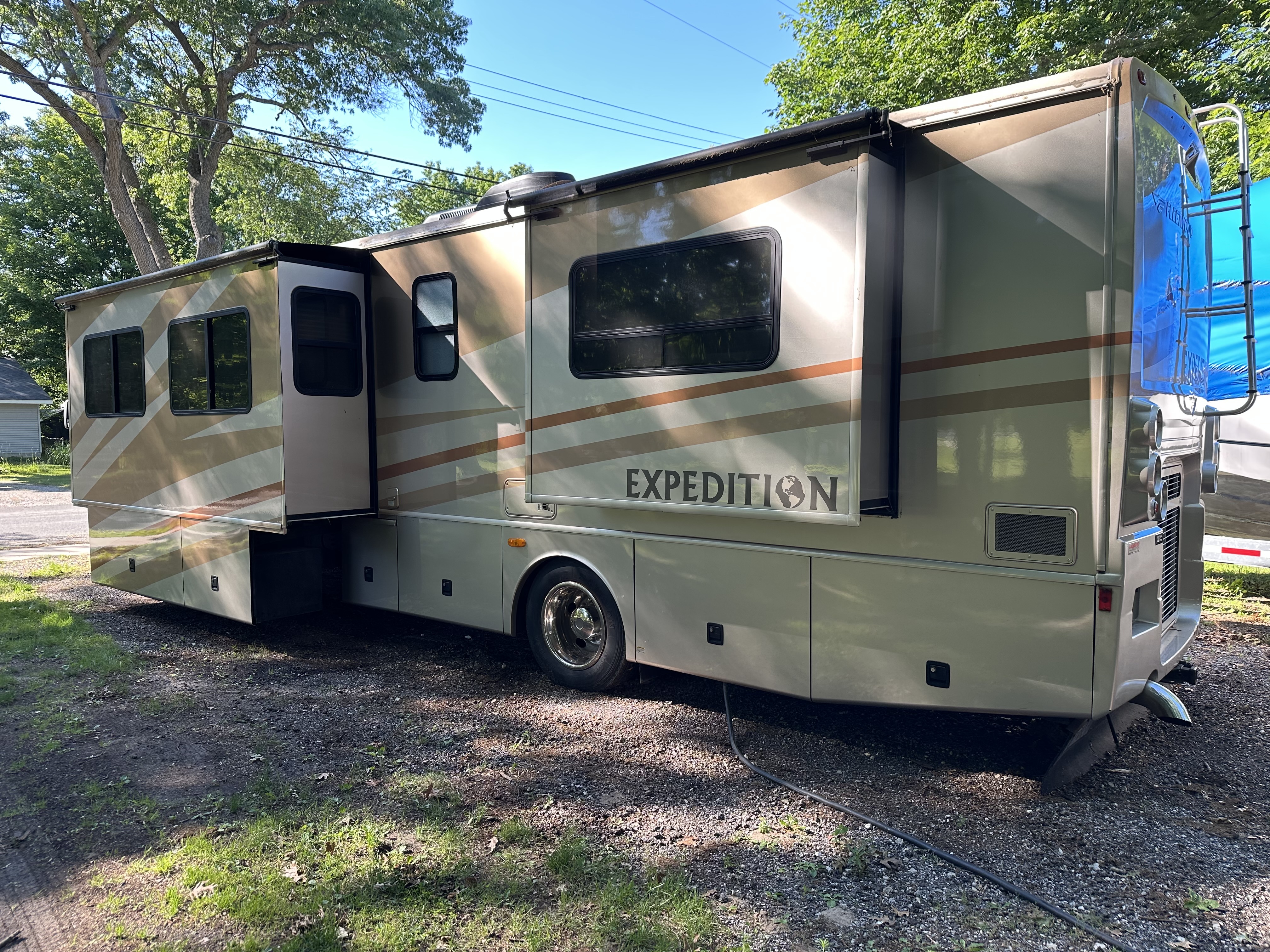 2006 Fleetwood EXPEDITION 38L in montague MI