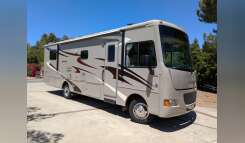 2014 Itasca SUNSTAR 31KE RV