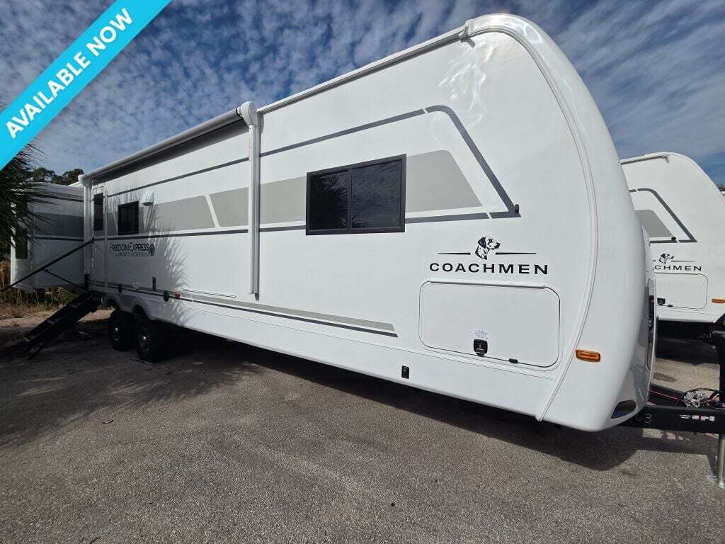 2026 Coachmen Freedom Express Liberty Edition 330BHJJLE in ormond beach FL