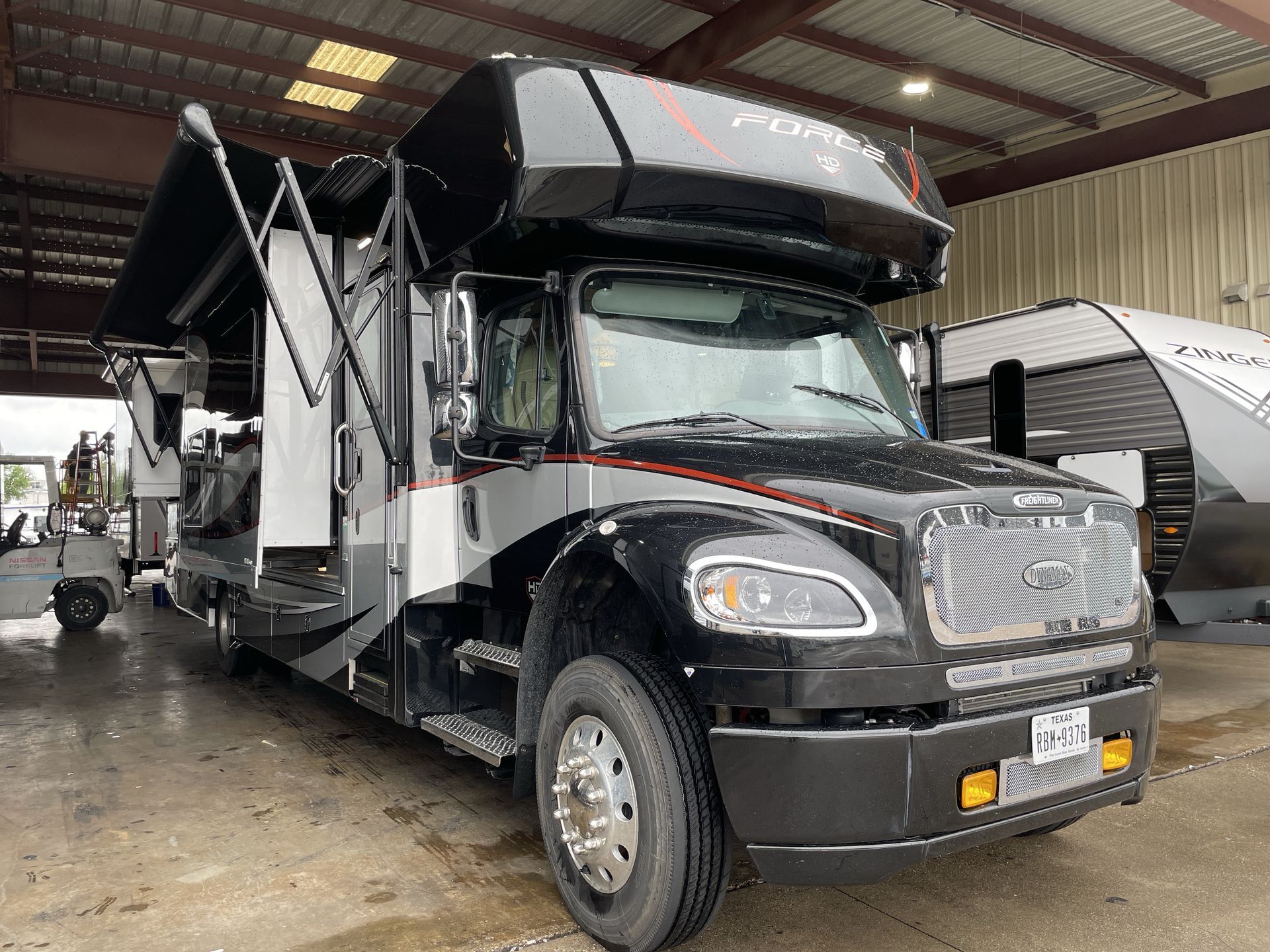 2021 Dynamax FORCE HD 37TSHD in mesquite TX
