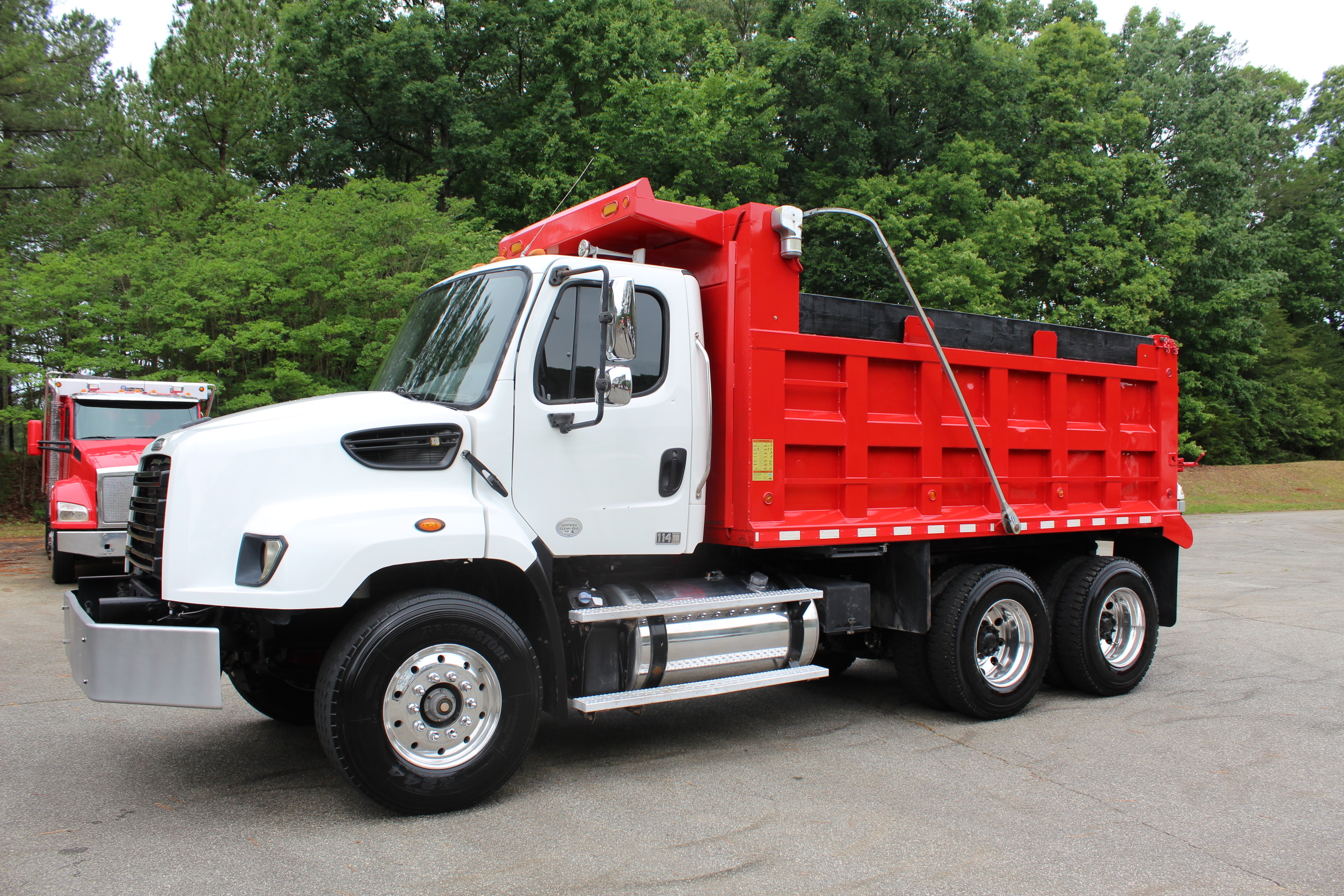 2014 FREIGHTLINER 114 SD in Mc Leansville, NC