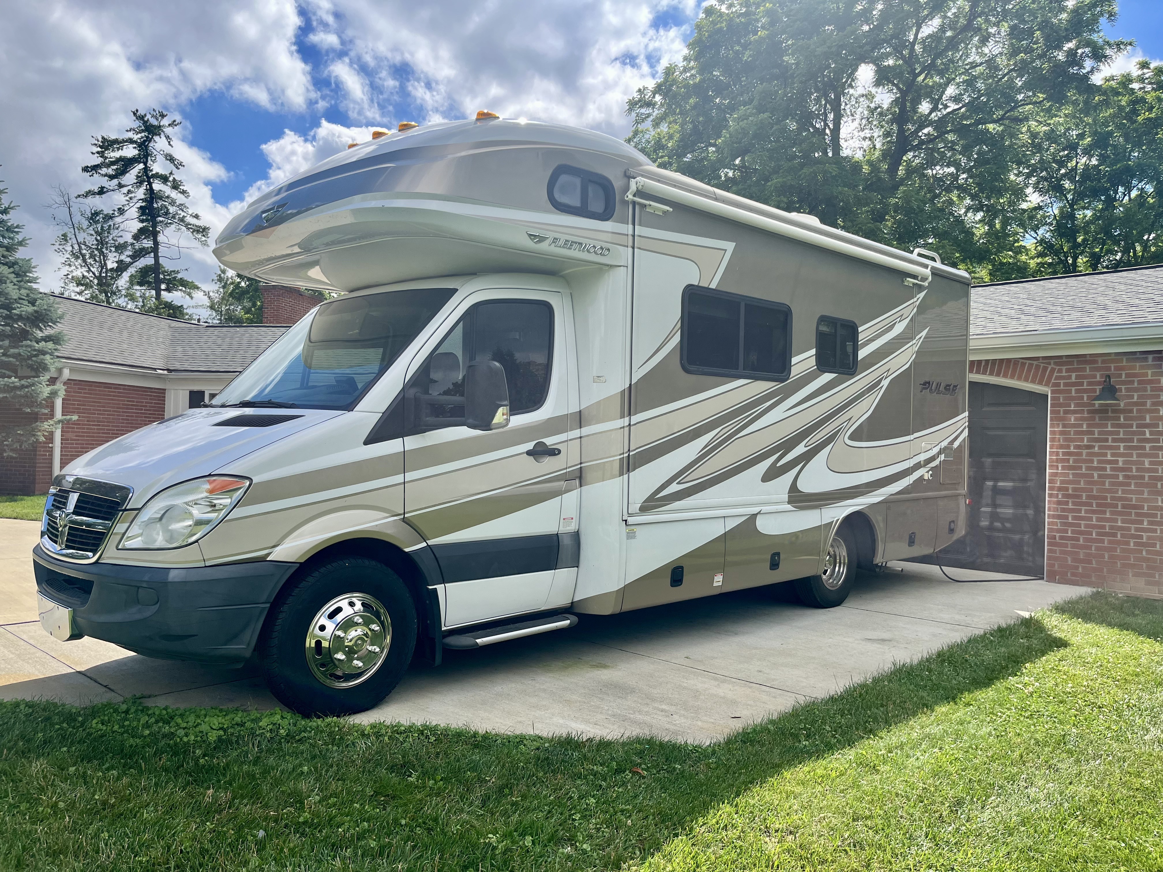 2010 Fleetwood PULSE 24A in carmel IN
