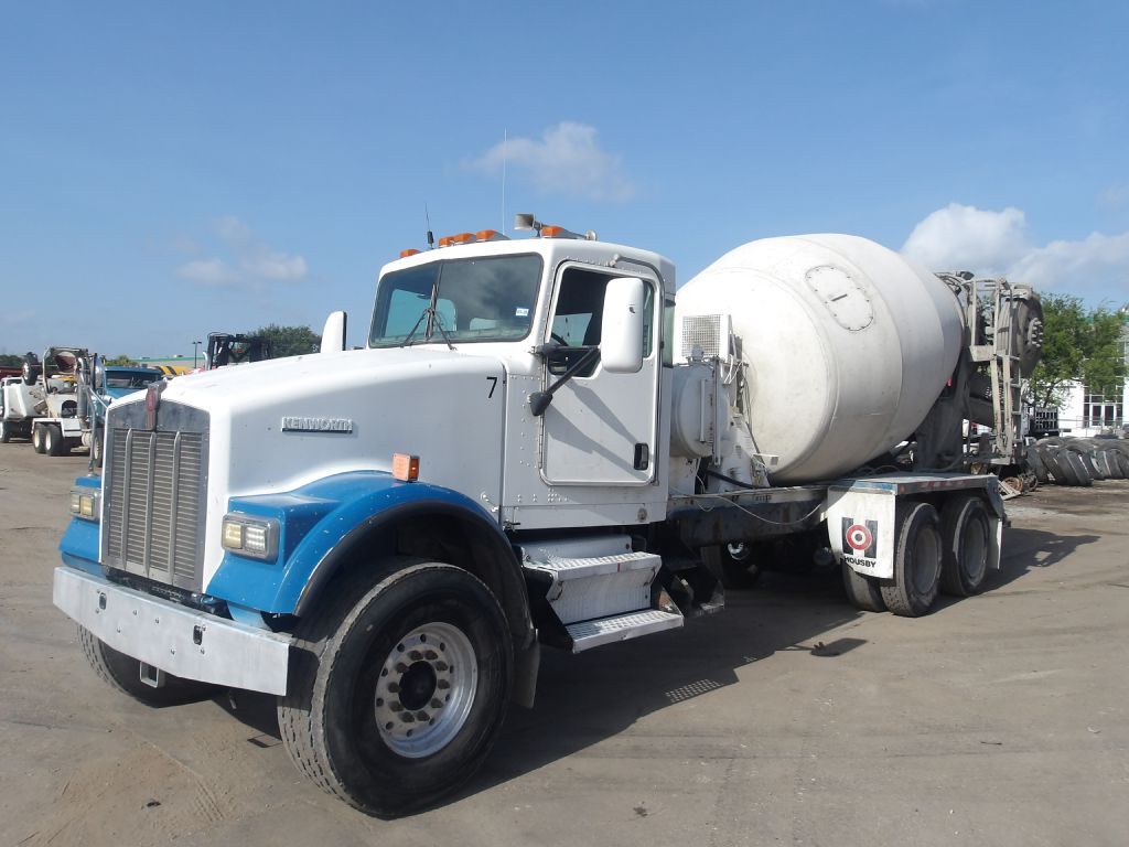 2004 KENWORTH W900 in Houston, TX