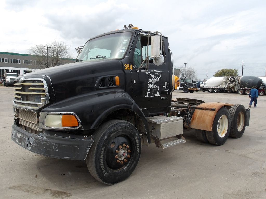 2005 STERLING AT7500 in Houston, TX