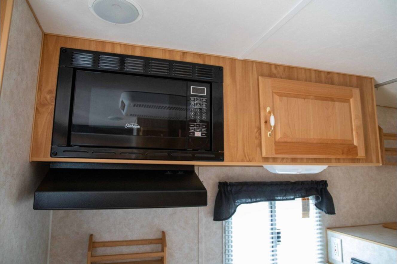 A photo of this 2011 Northland Campers POLAR 990 BASIC