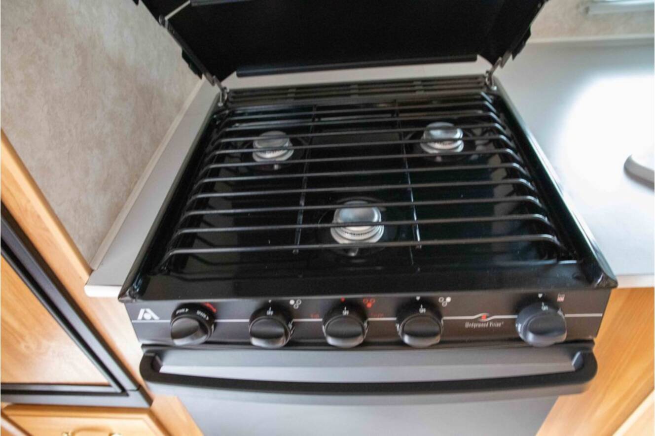 A photo of this 2011 Northland Campers POLAR 990 BASIC