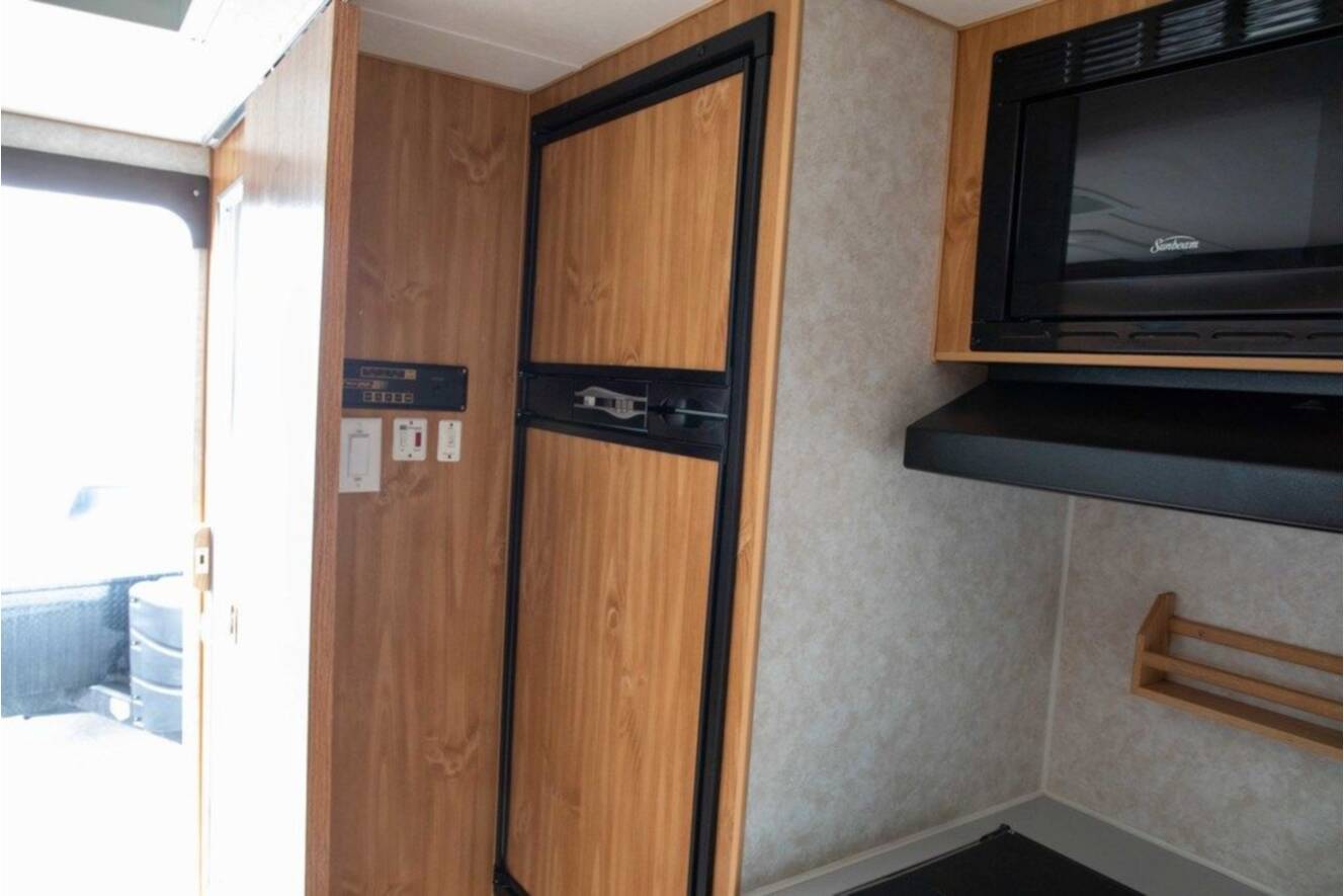 A photo of this 2011 Northland Campers POLAR 990 BASIC
