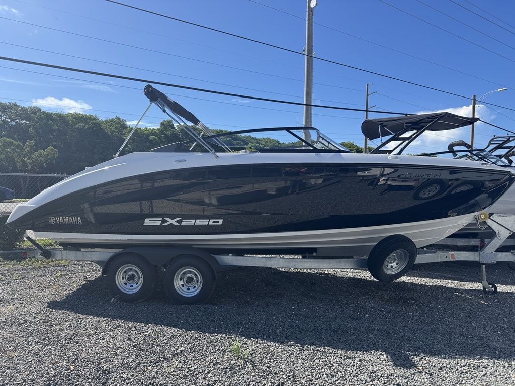 2025 Yamaha Boats SX250 in key largo FL