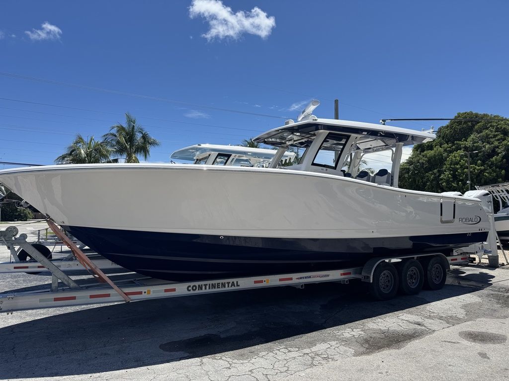 2026 Robalo R360CC NAN in key largo FL