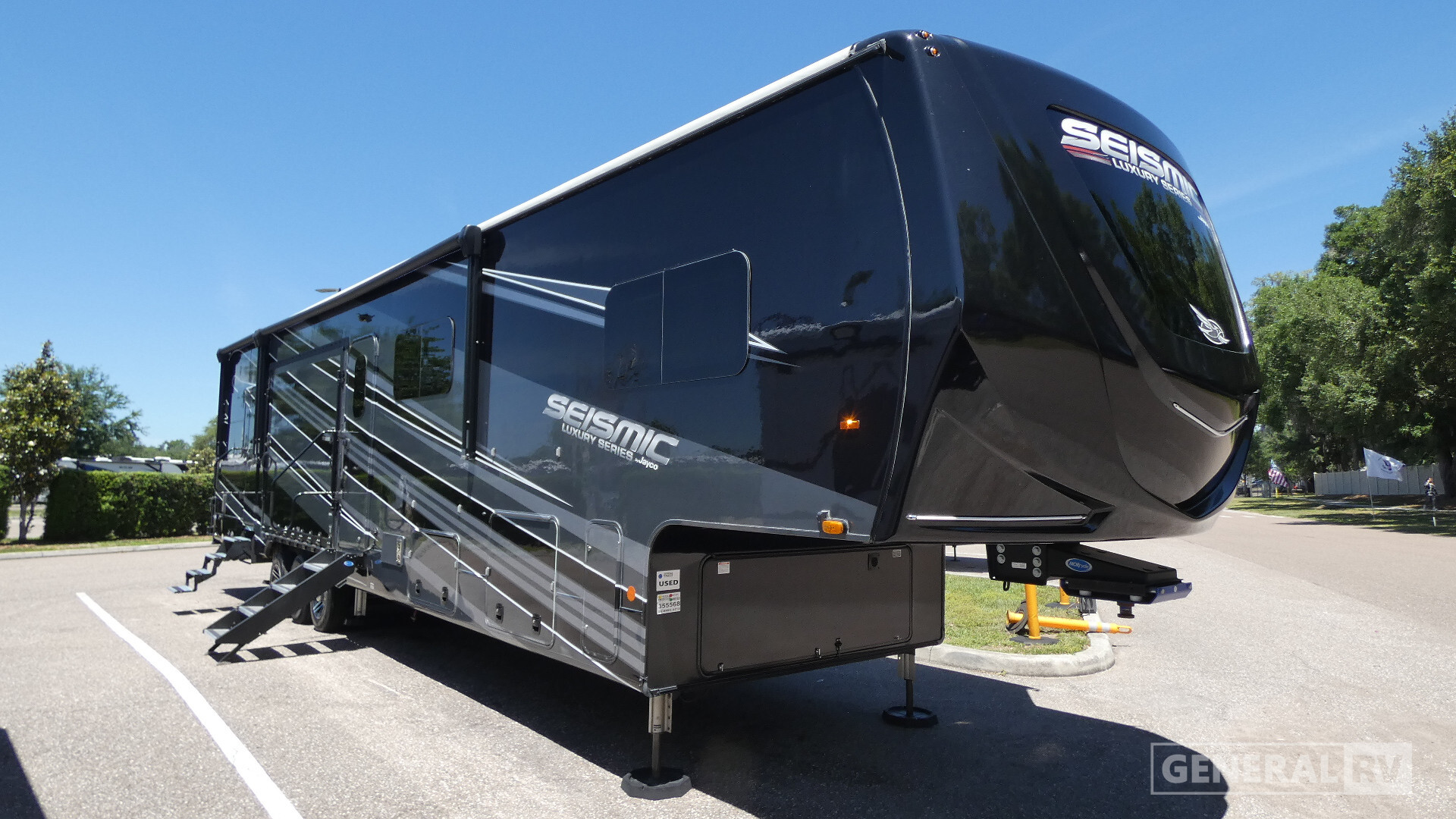 2023 Jayco SEISMIC 4113 in dover FL