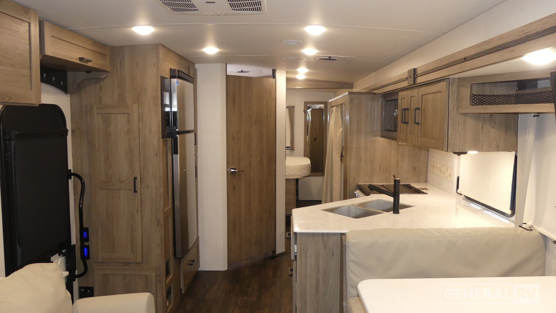 2025 Winnebago VISTA 31B in fort meyers FL