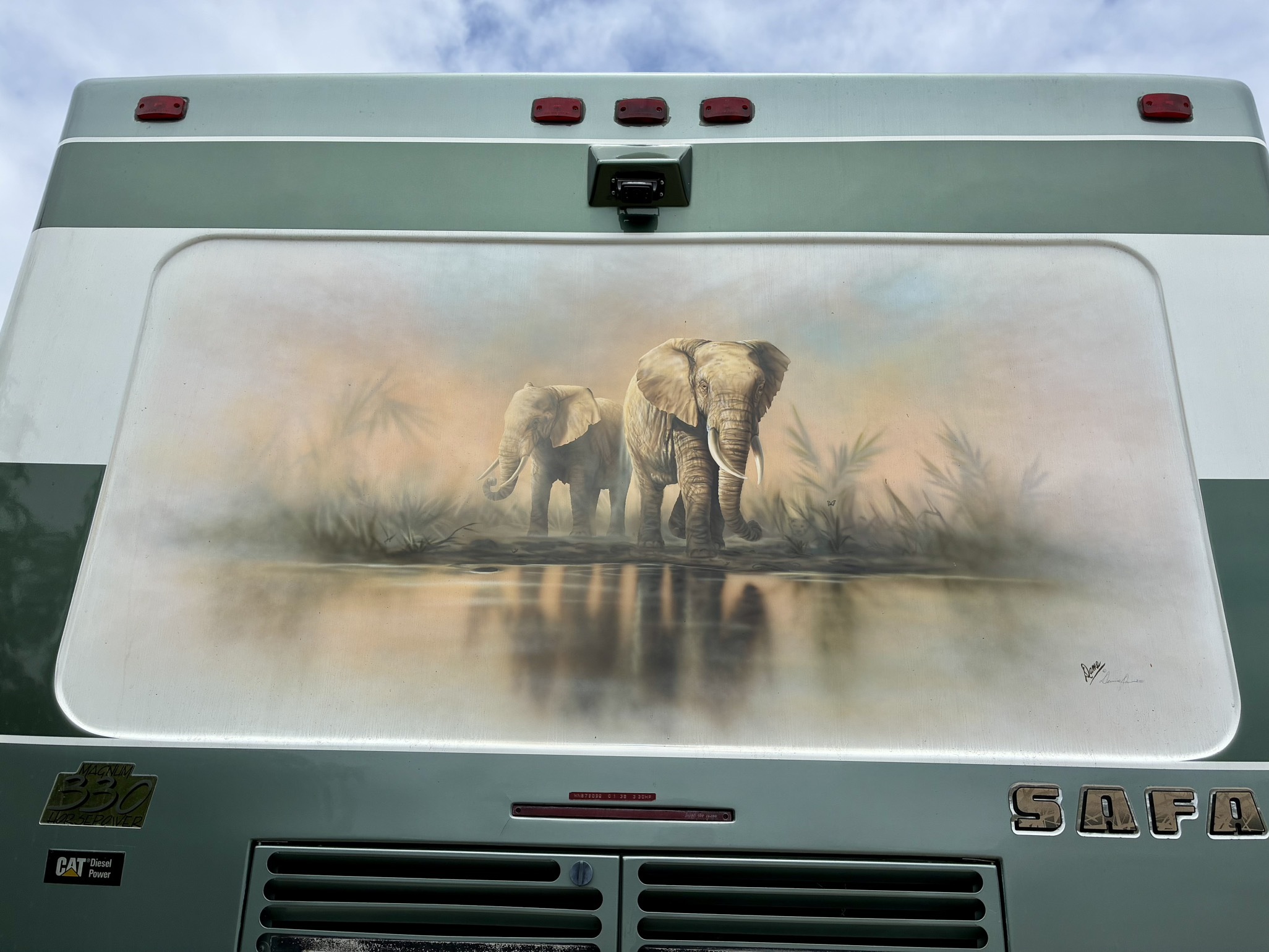 2001 Safari ZANZIBAR 3596 in winchester CA