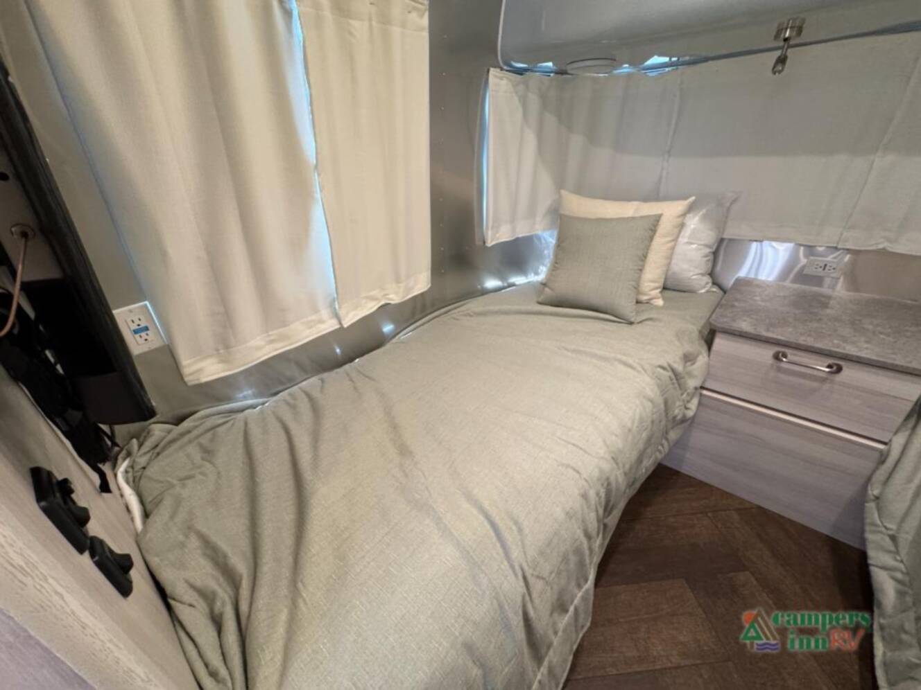 A photo of this 2026 Airstream International 25FBT
