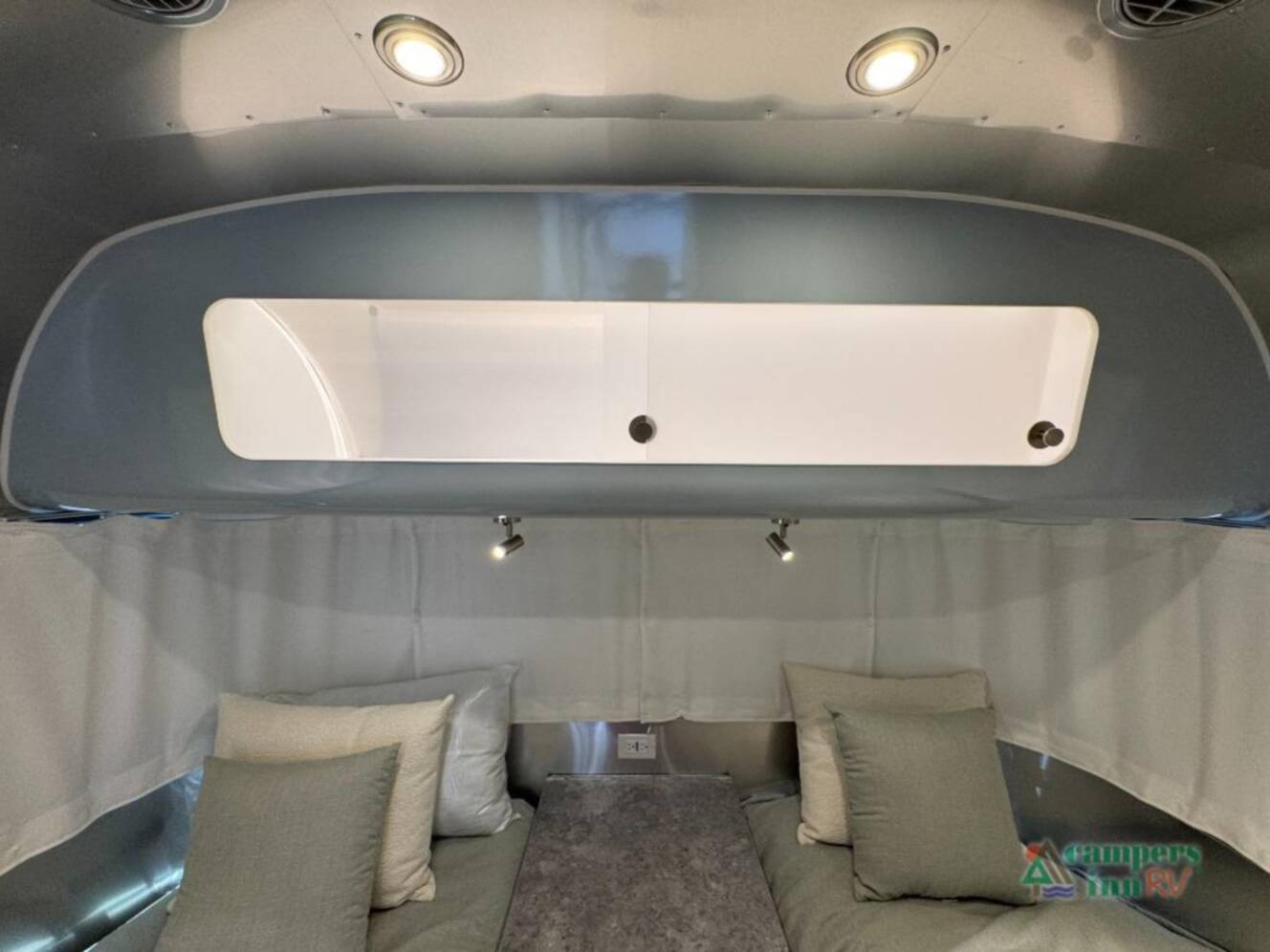 A photo of this 2026 Airstream International 25FBT